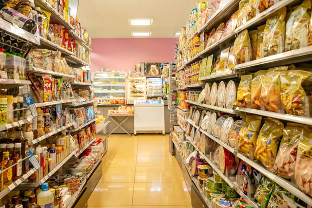 GW明け以降に定番商品が消えていく!? 流通の現場がマジで恐れる「包むもの不足」のⅩデー